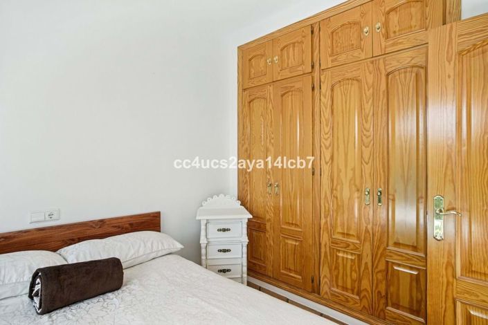 Image No.26-3 Bed Semi-Detached for sale