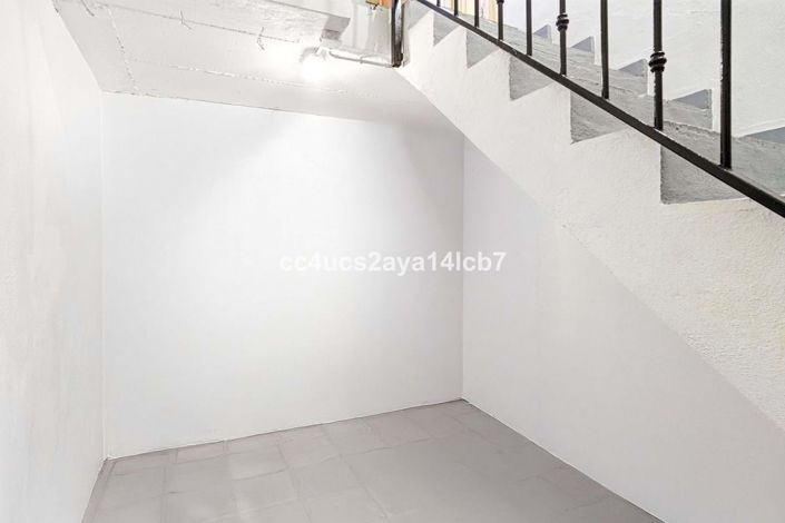 Image No.29-3 Bed Semi-Detached for sale