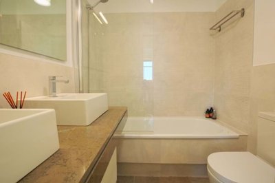 1447-649016-78d1f4f8b6655591b02d22fabb36a692d