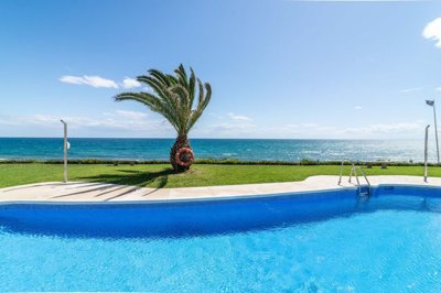 1447-398598-78d1f4f8b6655591b02d22fabb36a692d