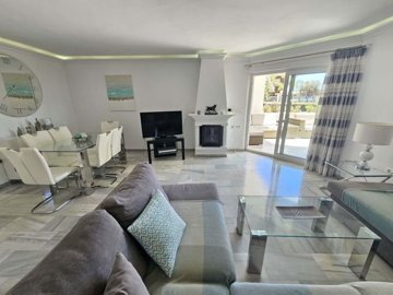 1447-648179-78d1f4f8b6655591b02d22fabb36a692d