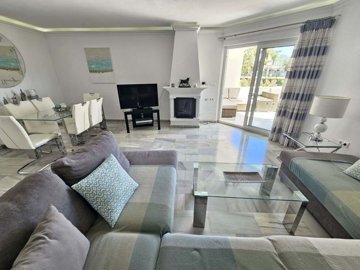 1447-648179-78d1f4f8b6655591b02d22fabb36a692d