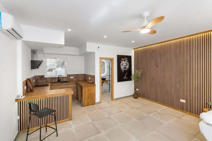 Image No.19-4 Bed Townhouse for sale