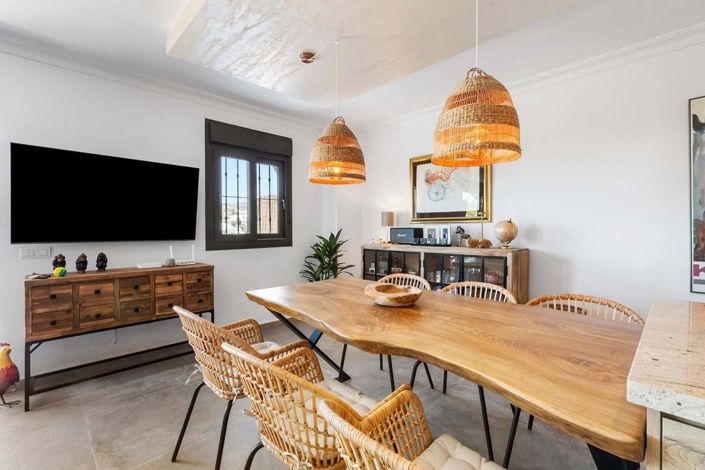 Image No.9-4 Bed Townhouse for sale