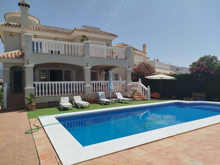 Image No.2-Villa de 4 chambres à vendre à Mijas Costa