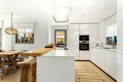 1447-371873-78d1f4f8b6655591b02d22fabb36a692d