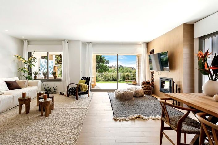 Image No.2-3 Bed Townhouse for sale