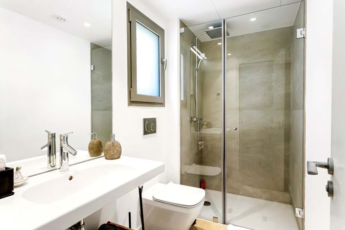 Image No.20-3 Bed Townhouse for sale