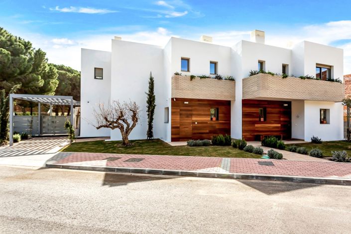 Image No.6-3 Bed Townhouse for sale