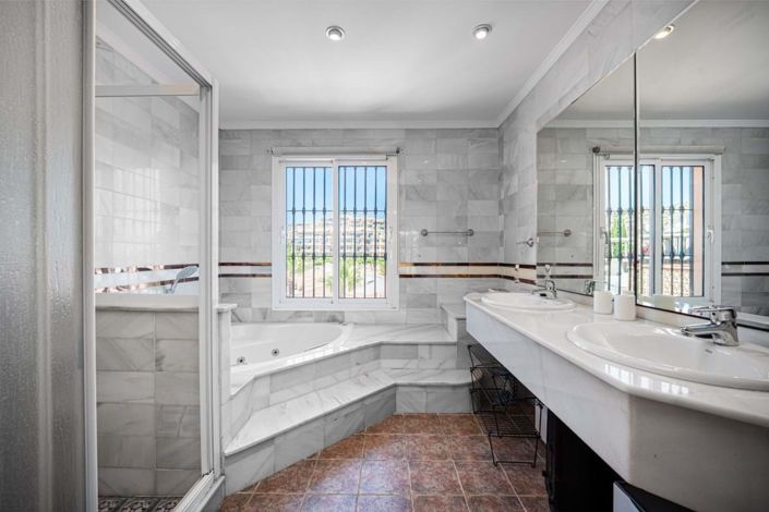 Image No.13-5 Bed Villa for sale