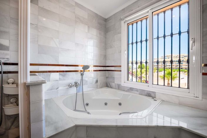 Image No.14-5 Bed Villa for sale