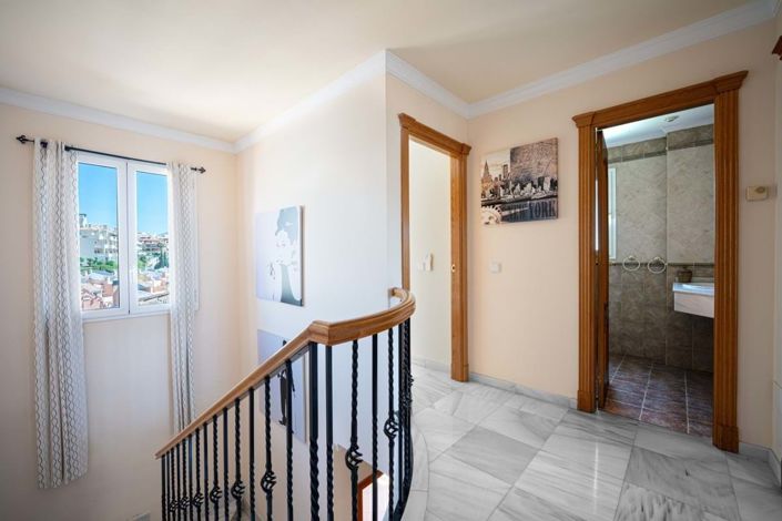 Image No.16-5 Bed Villa for sale