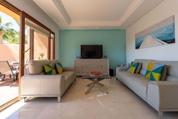 Image No.11-6 Bed Townhouse for sale