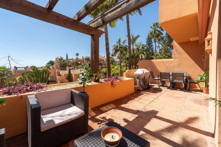 Image No.2-6 Bed Townhouse for sale