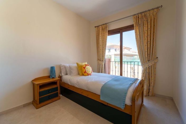 Image No.26-6 Bed Townhouse for sale