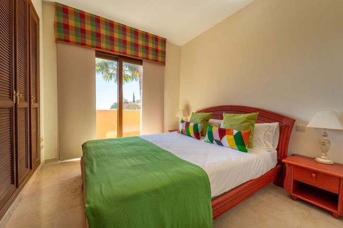 Image No.28-6 Bed Townhouse for sale