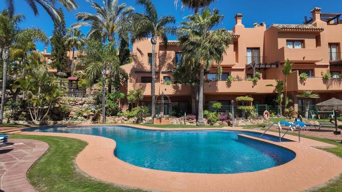 Image No.3-6 Bed Townhouse for sale