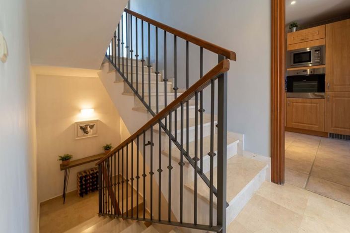 Image No.38-6 Bed Townhouse for sale