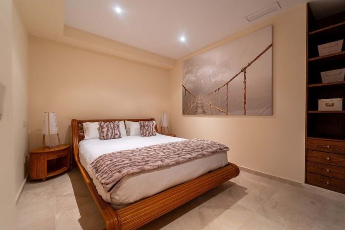 Image No.39-6 Bed Townhouse for sale