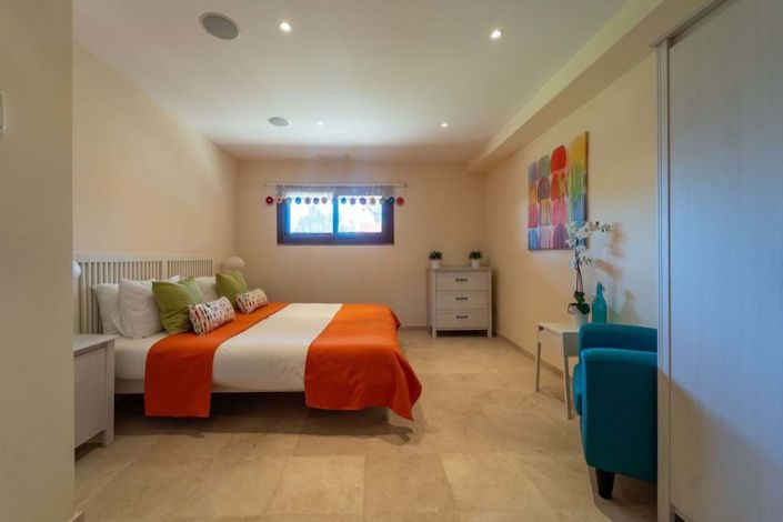 Image No.41-6 Bed Townhouse for sale