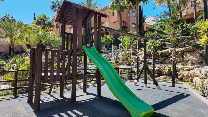 Image No.52-6 Bed Townhouse for sale