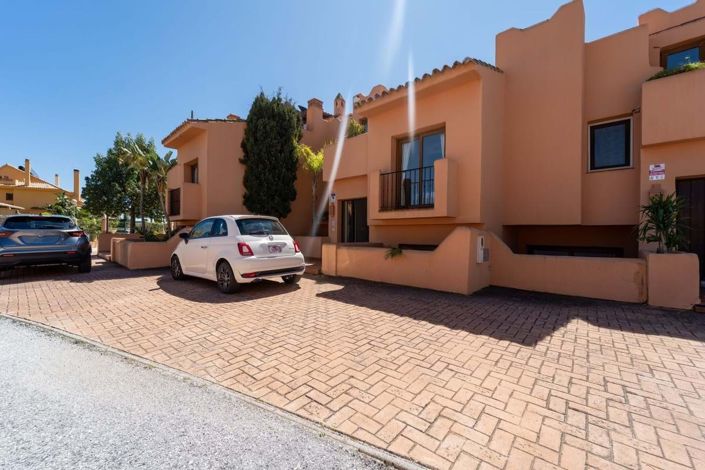 Image No.54-6 Bed Townhouse for sale