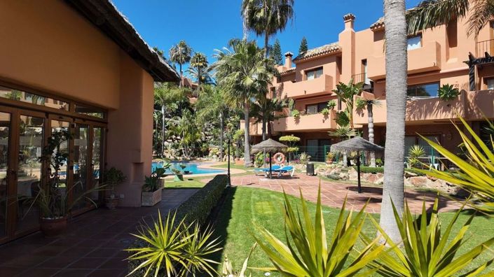 Image No.58-6 Bed Townhouse for sale