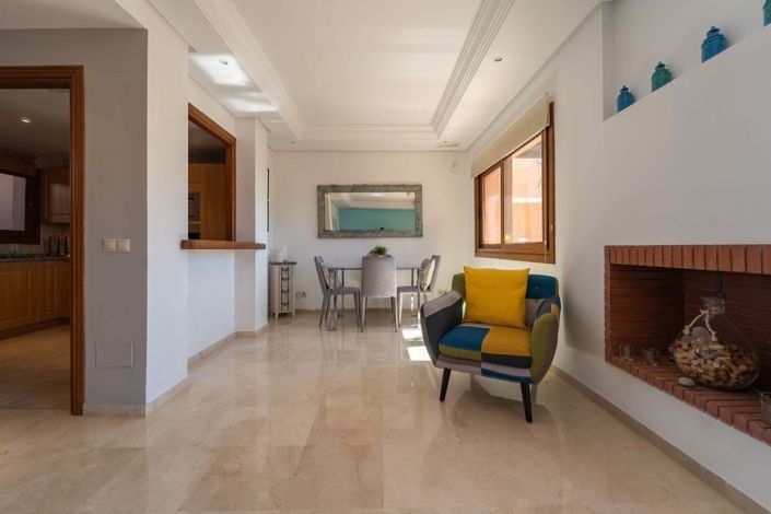 Image No.9-6 Bed Townhouse for sale