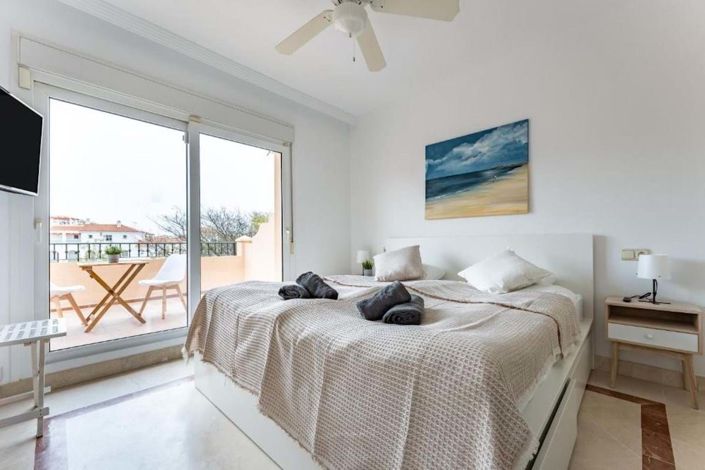 Image No.15-4 Bed Semi-Detached for sale