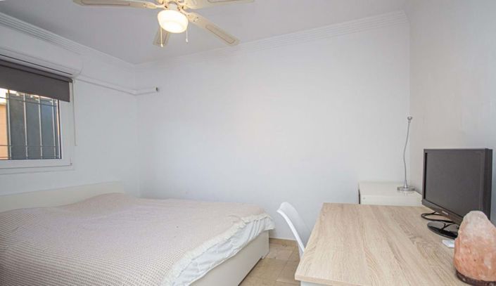 Image No.17-4 Bed Semi-Detached for sale