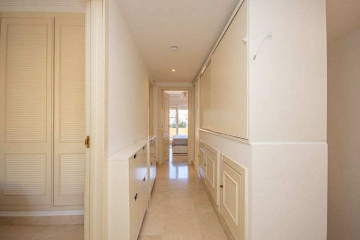 Image No.24-4 Bed Semi-Detached for sale