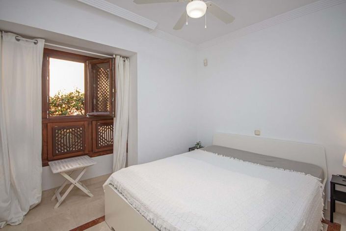 Image No.25-4 Bed Semi-Detached for sale