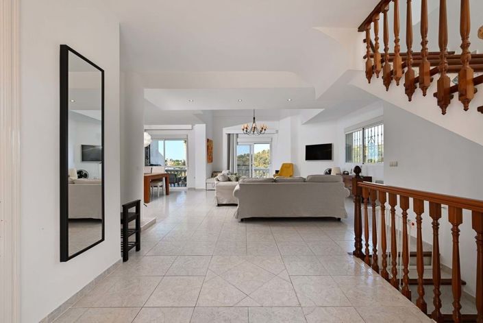 Image No.18-4 Bed Townhouse for sale