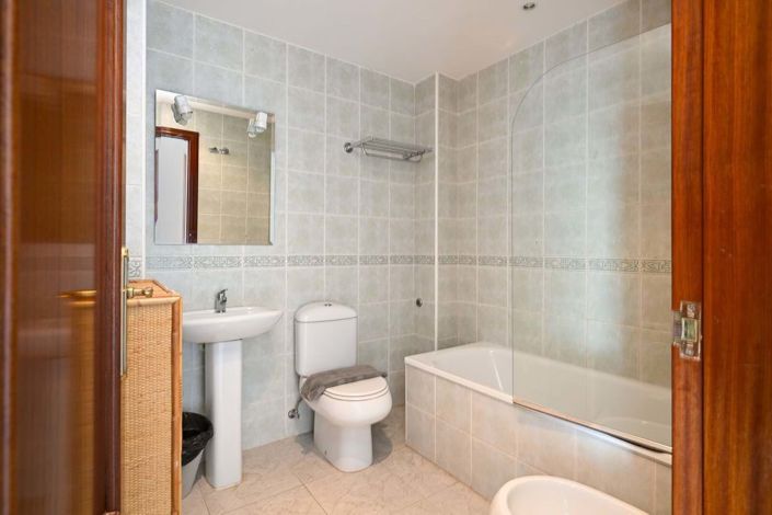 Image No.26-4 Bed Townhouse for sale