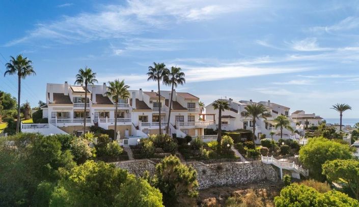 Image No.32-4 Bed Townhouse for sale