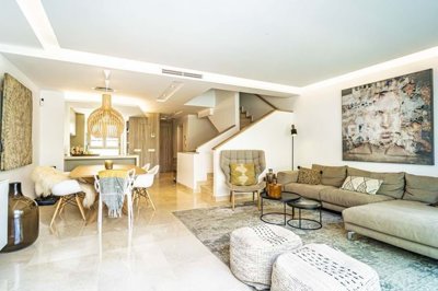 1447-645785-78d1f4f8b6655591b02d22fabb36a692d