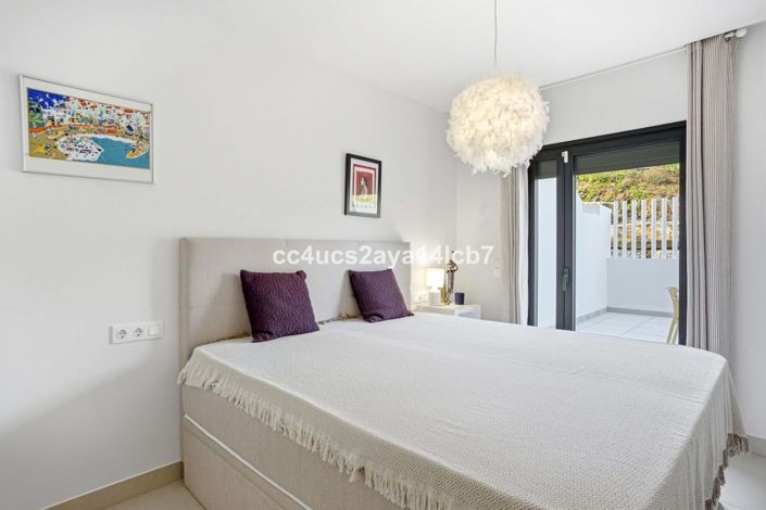 Image No.24-3 Bed Apartment for sale