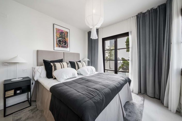 Image No.15-3 Bed Property for sale