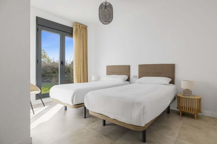 Image No.24-3 Bed Apartment for sale