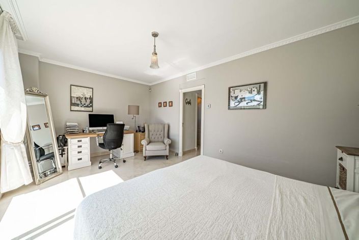 Image No.16-4 Bed Semi-Detached for sale