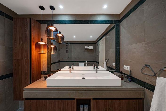 Image No.19-4 Bed Semi-Detached for sale