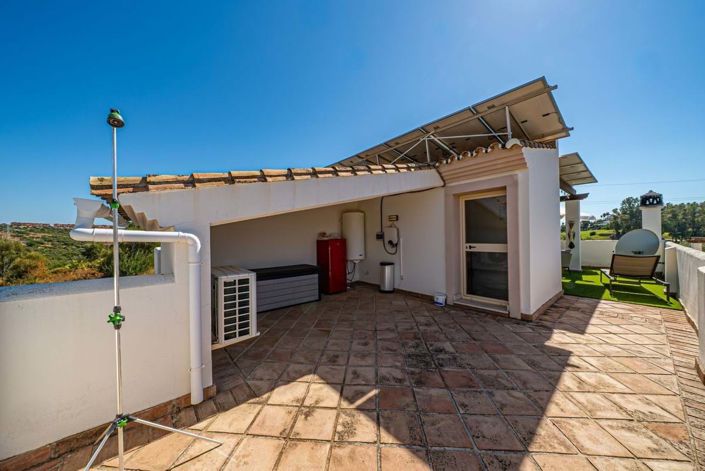 Image No.25-4 Bed Semi-Detached for sale