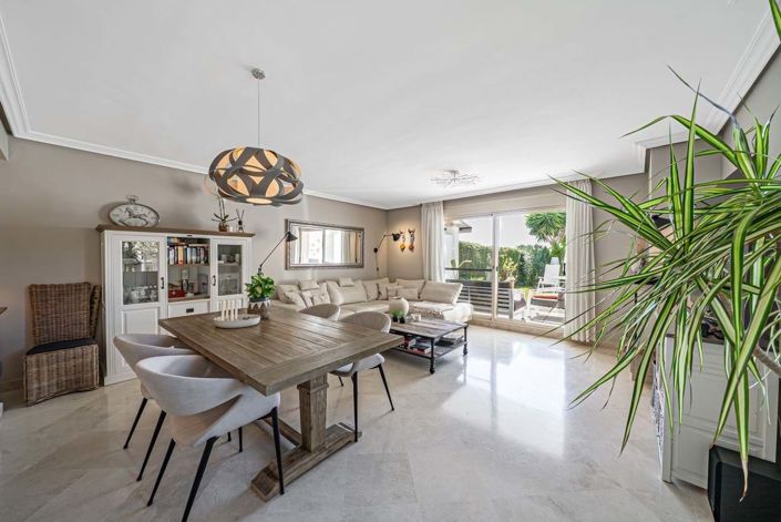 Image No.5-4 Bed Semi-Detached for sale