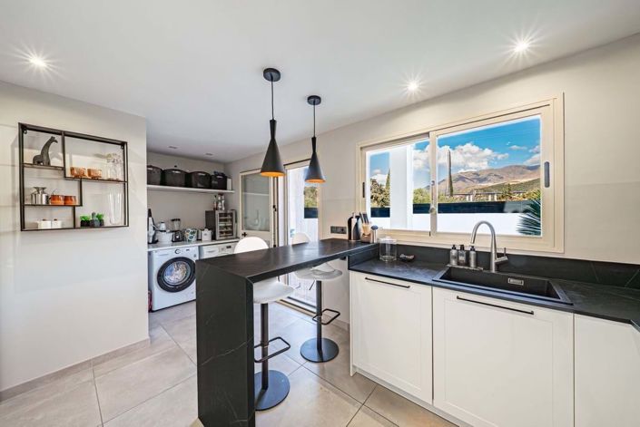 Image No.6-4 Bed Semi-Detached for sale