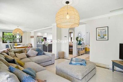 1447-654553-78d1f4f8b6655591b02d22fabb36a692d