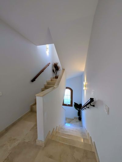 Image No.39-4 Bed Semi-Detached for sale