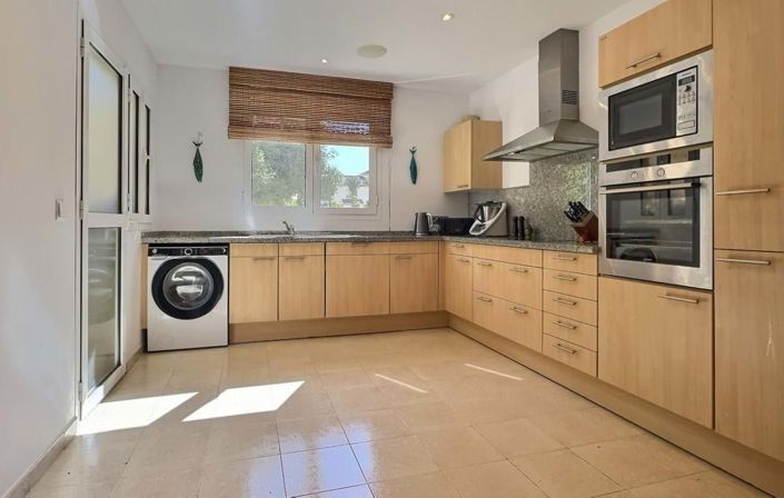 Image No.12-3 Bed Apartment for sale