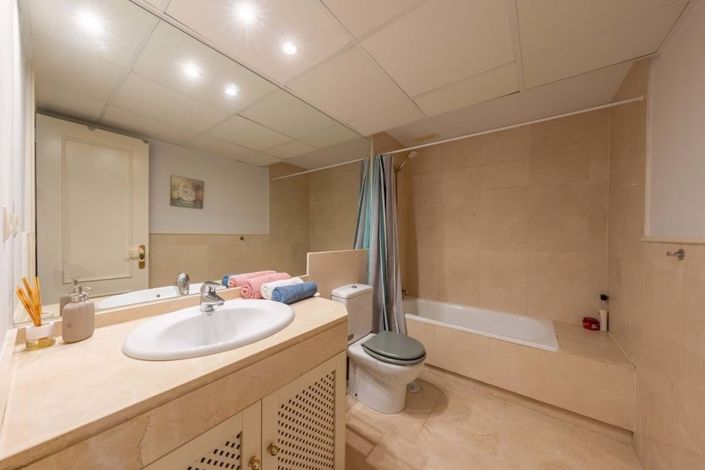 Image No.17-3 Bed Apartment for sale