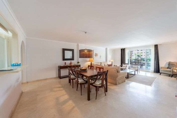 Image No.8-3 Bed Apartment for sale