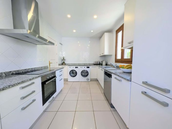 Image No.21-4 Bed Semi-Detached for sale